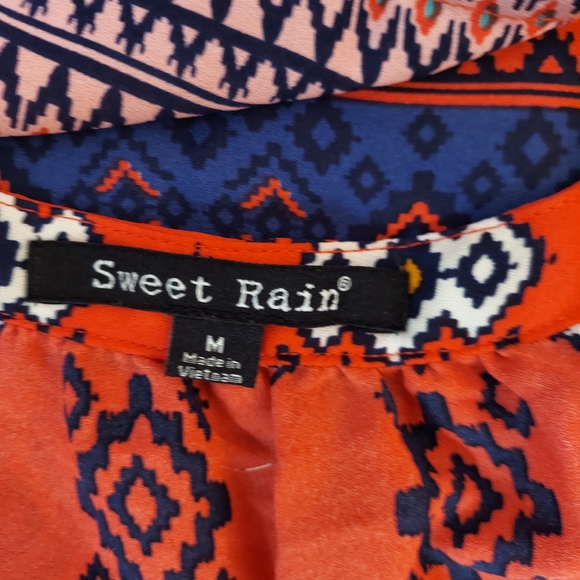 Sweet Rain red blue boho sleeveless blouse - Picture 3 of 6